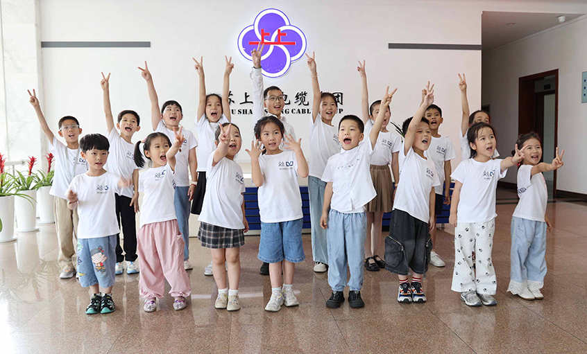 触摸工业脊梁 对话智造之光——溧阳融媒官方小记者团走进pg电子